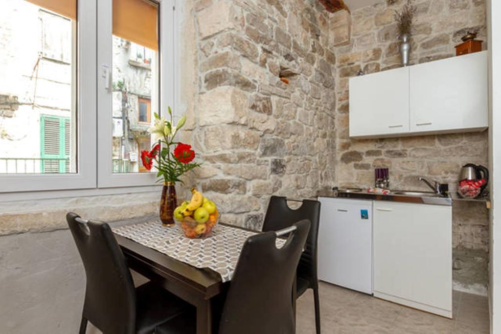 Apartments Emperor Oasis Сплит Екстериор снимка